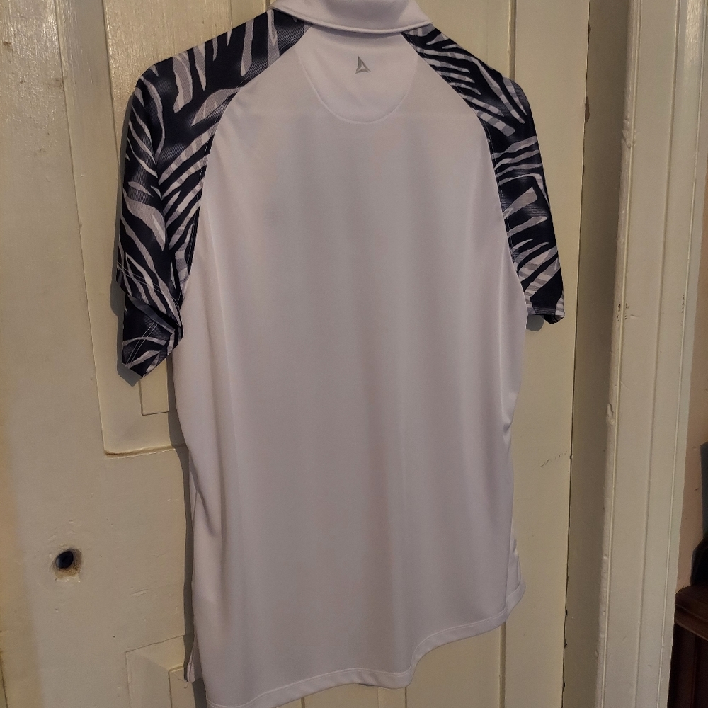 NWOT Ladies Golf Tshirt ⛳️ - Picture 6 of 6